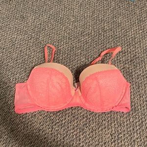 victoria secret bra !